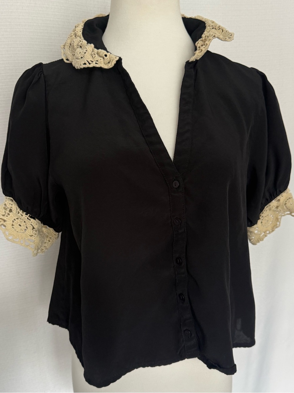 Free People Black V-Neck Short Puff Sleeve Crochet Collar Lace Trim Blouse XS